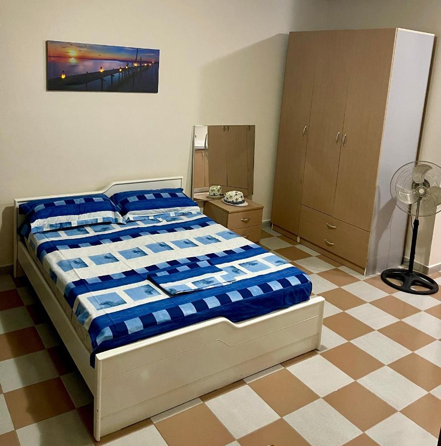 Lovely Studio Apartment Beachfront Durrës Esterno foto